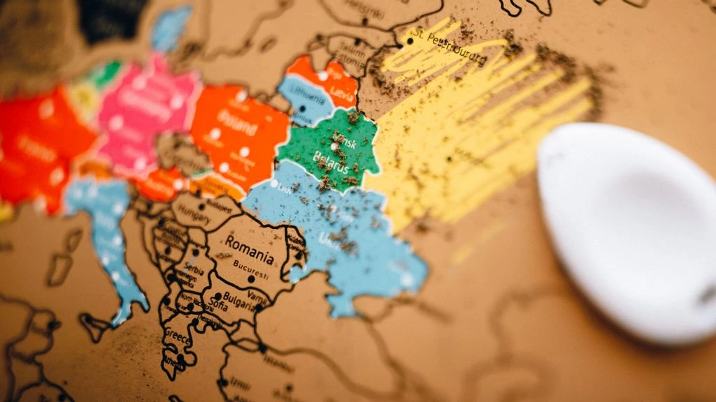 European depot network map with five regional hubs and 72-hour delivery radii